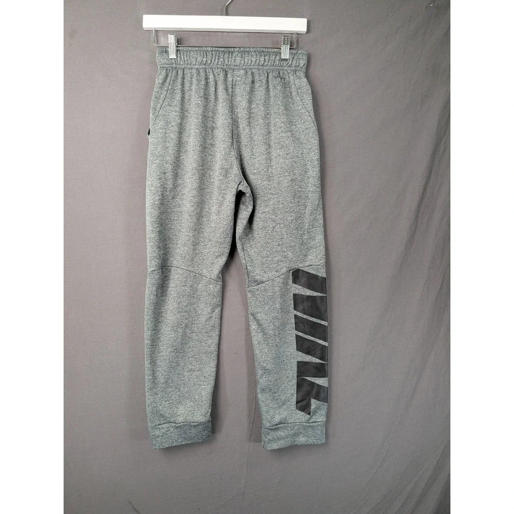 Nike Boys XL Gray Dri-FIT Therma Training Sweatpants Graphic Joggers 6815